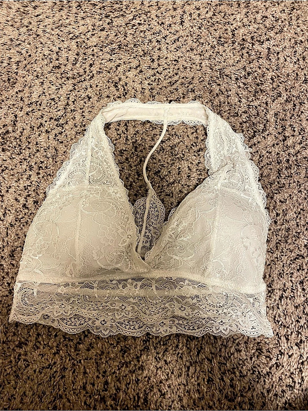 SHEKINI Women's Lace Bra Wireless Padded Triangle Bralette Halter Front Closure